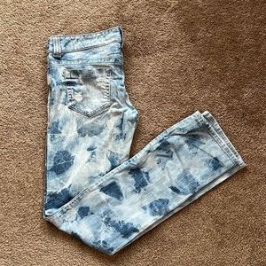 Straight Leg Guess Jeans